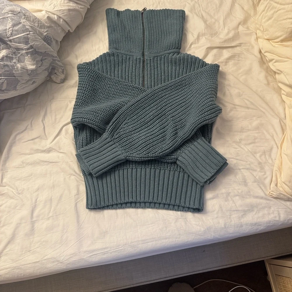 Athleta alder sweater in deep ocean Teal and Navy - Picture 4 of 6